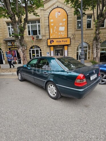 Mercedes C 220-11
