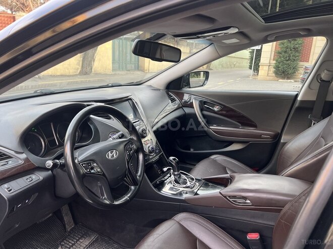 Hyundai Azera-8