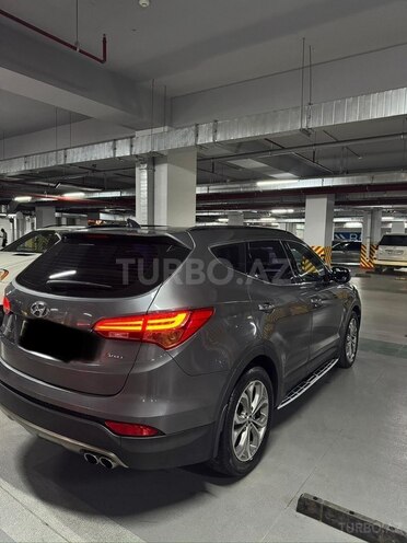 Hyundai Santa Fe-13