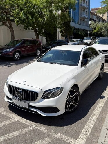 Mercedes E 250-1