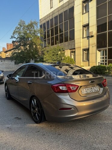Chevrolet Cruze-12
