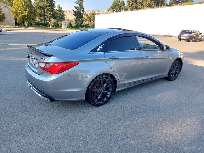 Hyundai Sonata-4