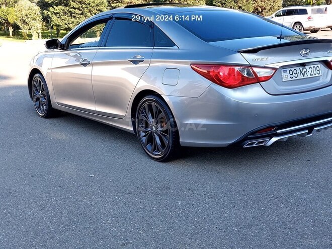 Hyundai Sonata-5