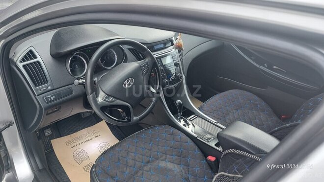 Hyundai Sonata-14