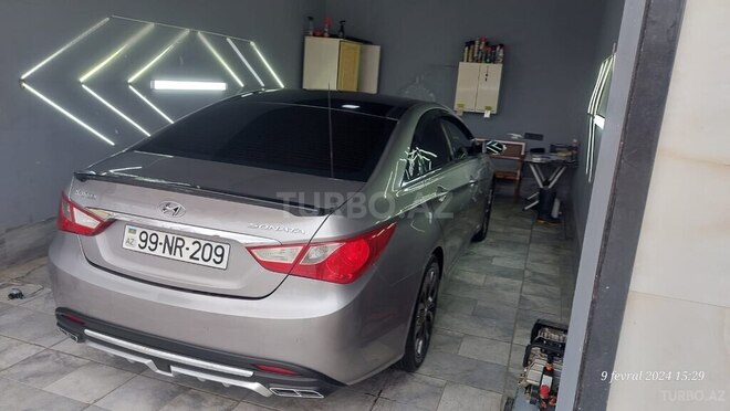 Hyundai Sonata-12