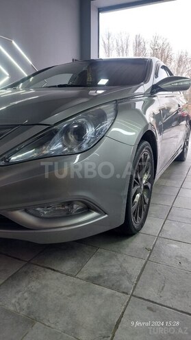 Hyundai Sonata-13