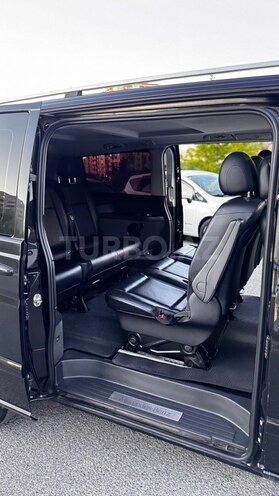 Mercedes Viano-8