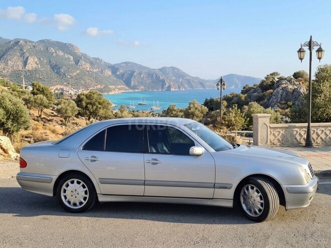 Mercedes E 200-5
