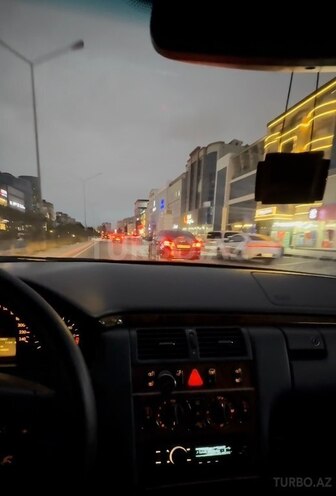 Mercedes E 200-6