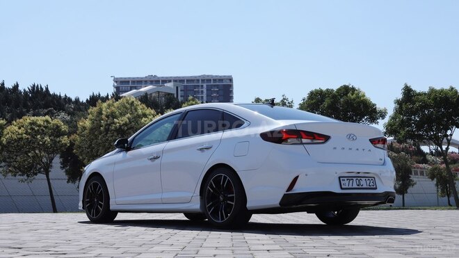 Hyundai Sonata-2