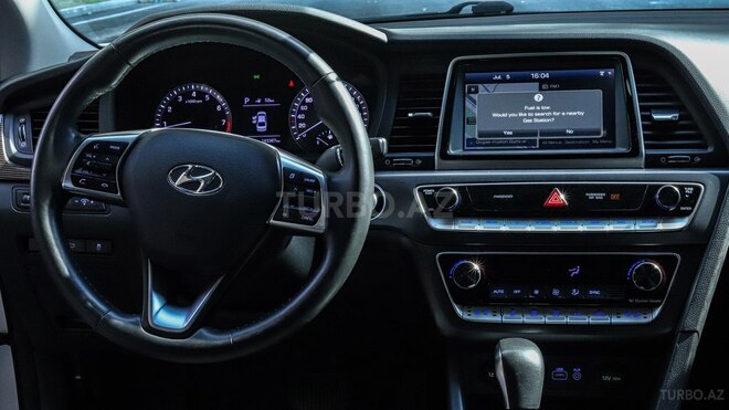 Hyundai Sonata-14