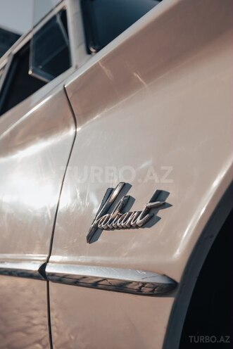 Plymouth Valiant-8