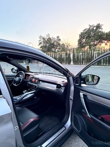 Geely Coolray-12