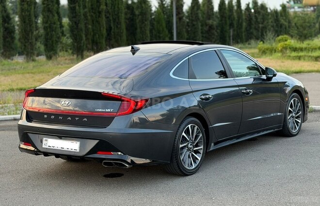 Hyundai Sonata-4