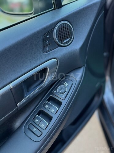 Hyundai Sonata-12