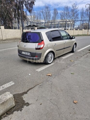 Renault Scenic-17