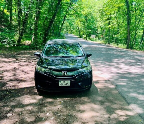 Honda Fit-1