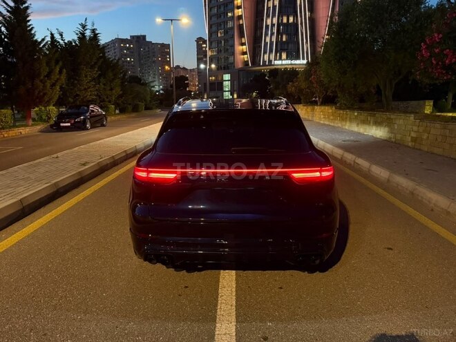 Porsche Cayenne S-4