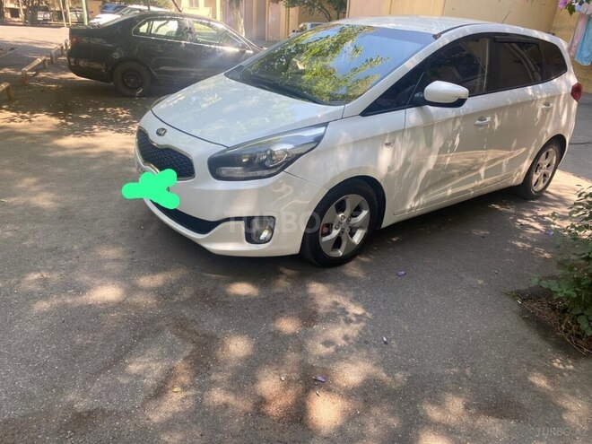 Kia Carens-2