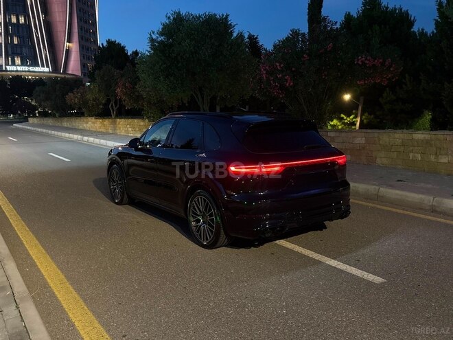 Porsche Cayenne S-2