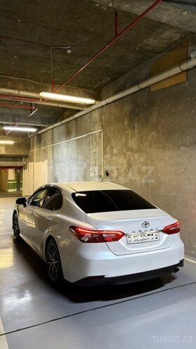Toyota Camry-5