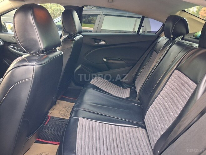 Chevrolet Cruze-9