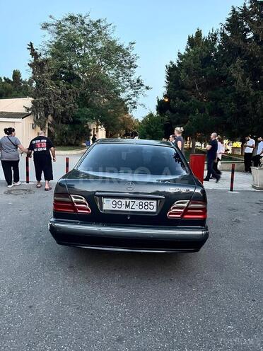 Mercedes E 220-6