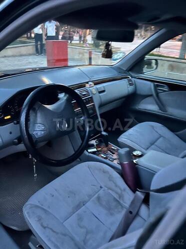 Mercedes E 220-7