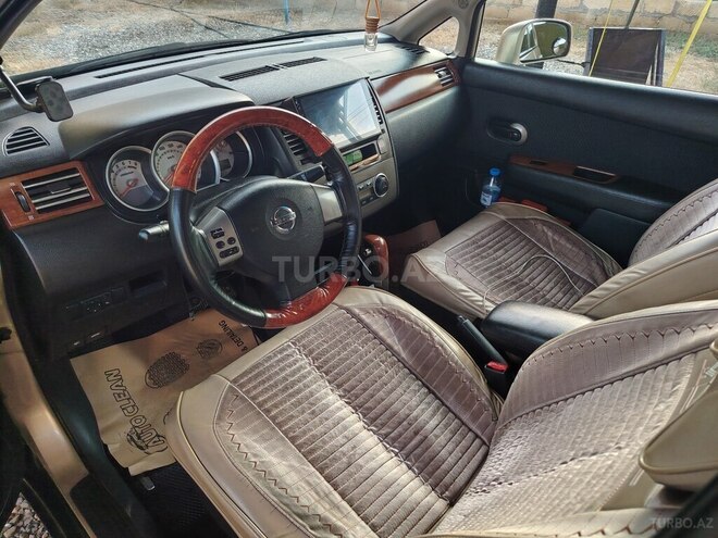 Nissan Tiida-6