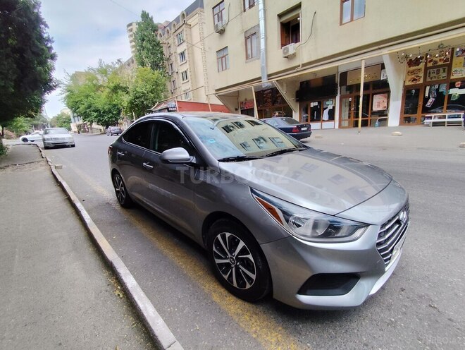 Hyundai Accent-3