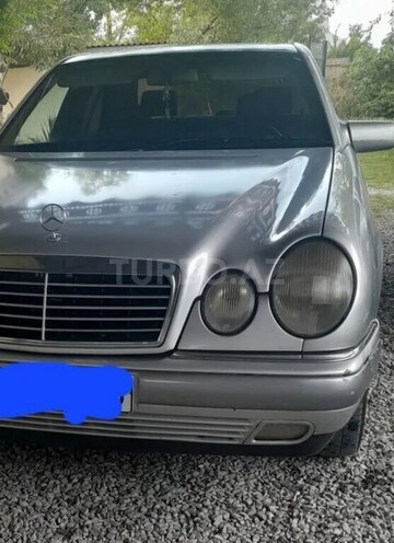 Mercedes E 280 4MATIC-2
