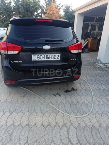 Kia Carens-2