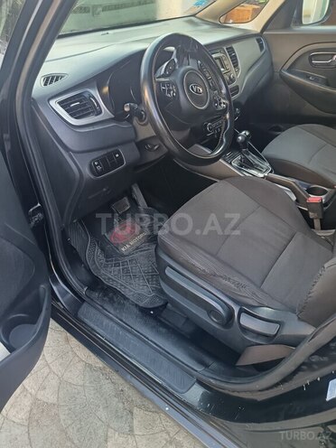 Kia Carens-4
