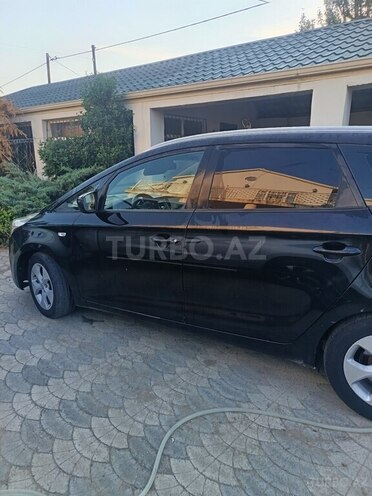 Kia Carens-7
