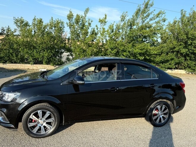 Chevrolet Aveo-5