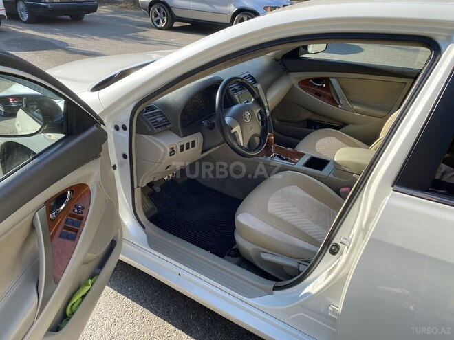 Toyota Camry-7