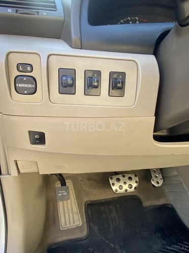 Toyota Camry-11