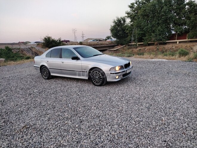 BMW 523-4
