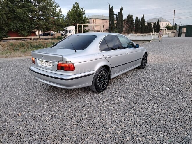 BMW 523-9