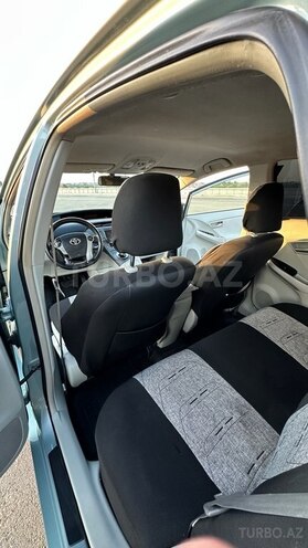 Toyota Prius-10