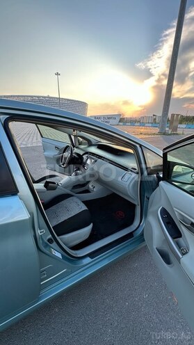 Toyota Prius-14