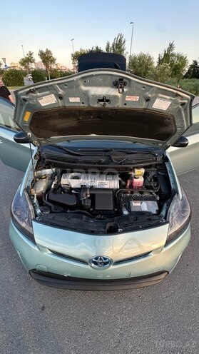 Toyota Prius-19