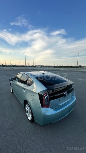 Toyota Prius-8