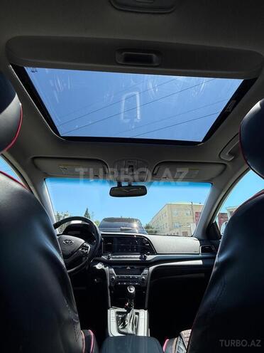 Hyundai Elantra-4