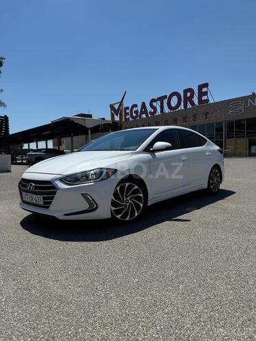 Hyundai Elantra-11