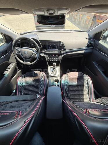 Hyundai Elantra-5