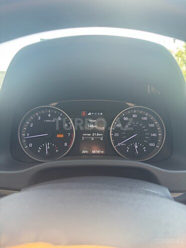 Hyundai Elantra-8