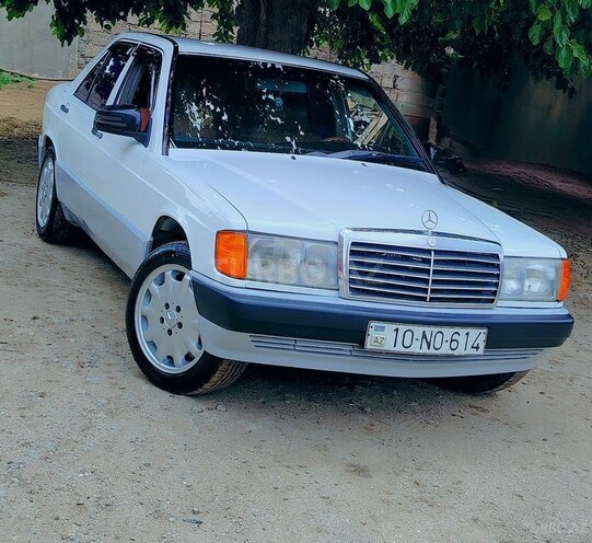 Mercedes 190-1