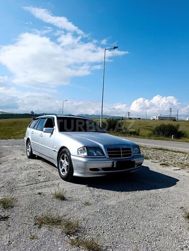 Mercedes C 200-1