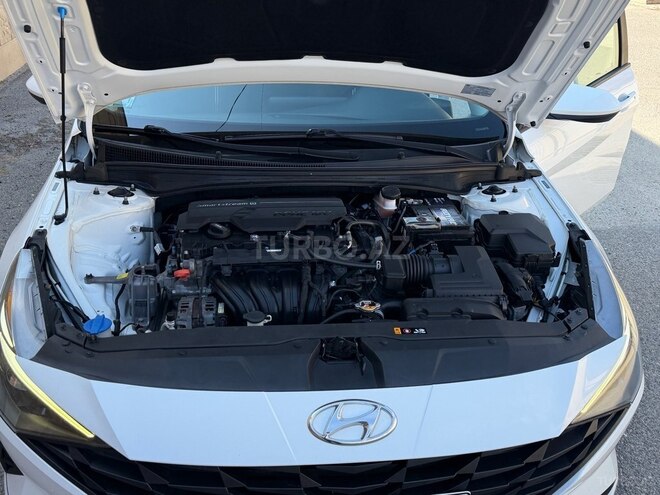 Hyundai Elantra-17